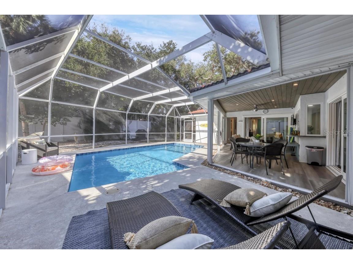 726 Birdsong Lane Sarasota FL 34242 A4634095 image1