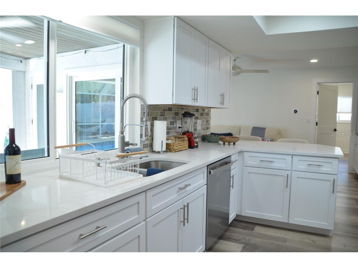 726 Birdsong Lane Sarasota FL 34242 A4634095 image16