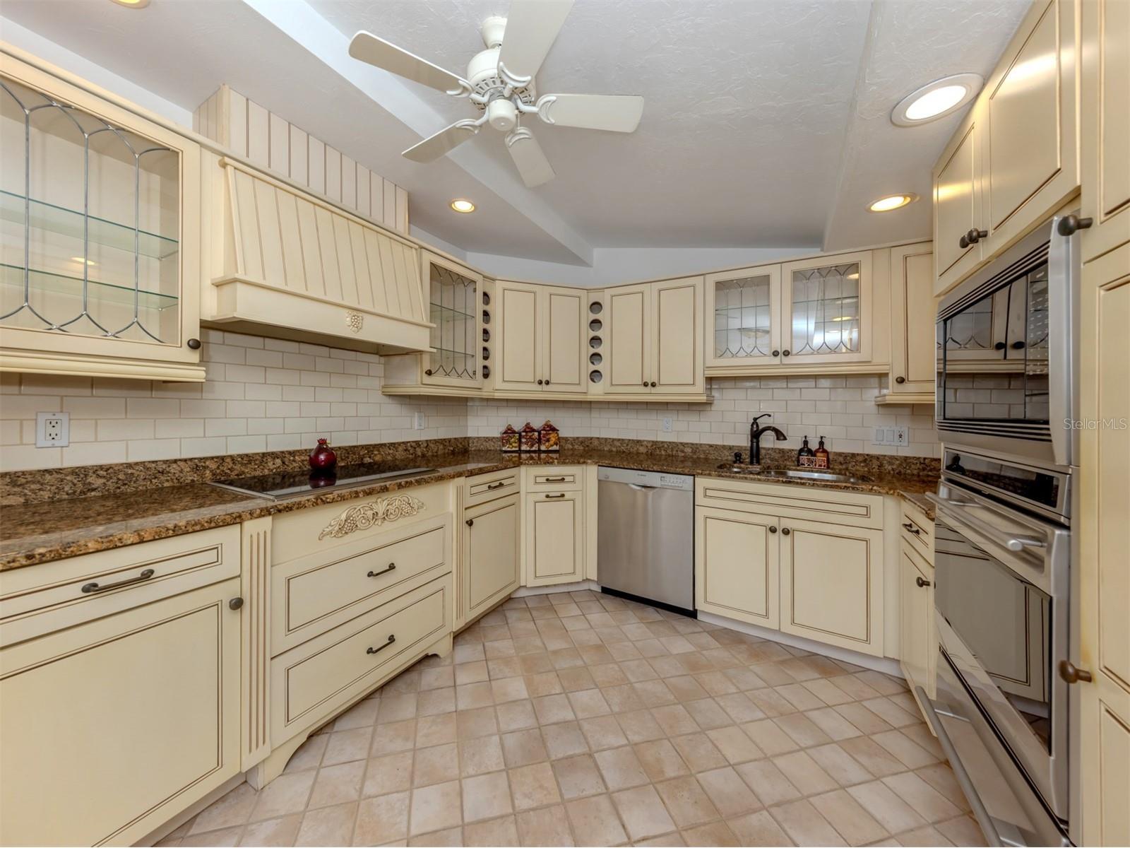 726 Eagle Point Drive Venice FL 34285 - ROBERTS BAY N6139850 image15