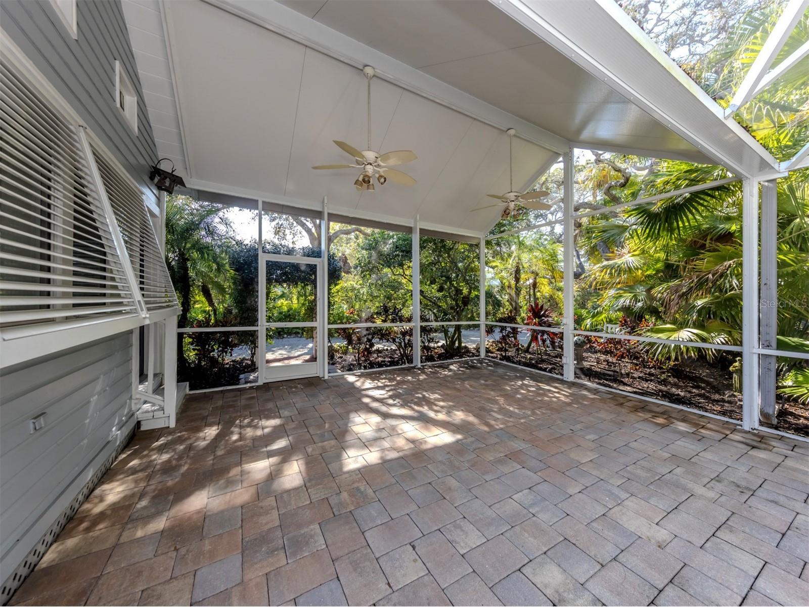 726 Eagle Point Drive Venice FL 34285 - ROBERTS BAY N6139850 image28