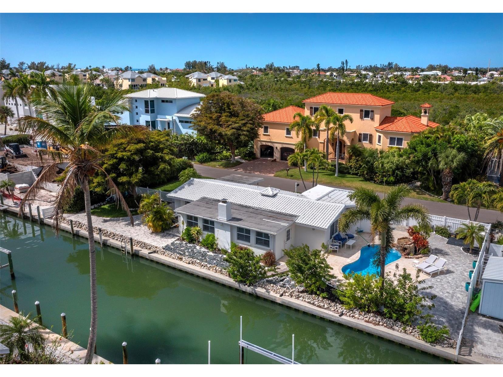 726 Jungle Queen Way Longboat Key FL 34228 A4684733 image2