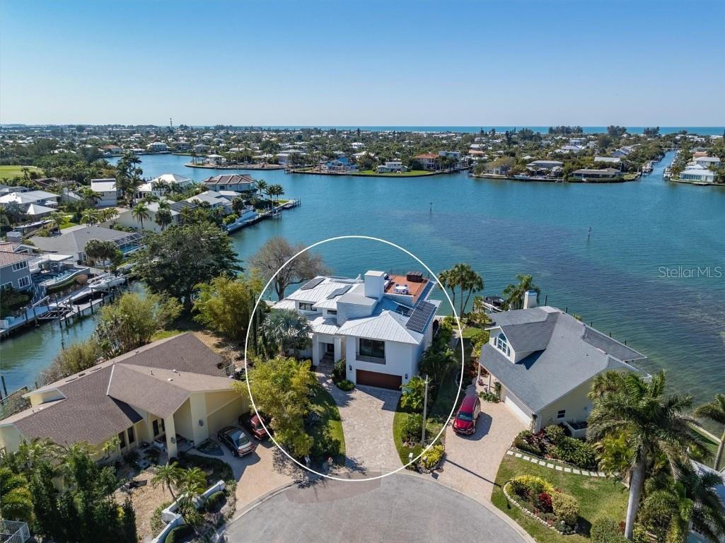726 Key Royale Drive Holmes Beach FL 34217 - BIMINI BAY A4600970 image1