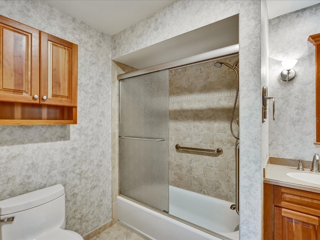 7261 Golf Pointe Way Way Sarasota FL 34243 A4658751 image11