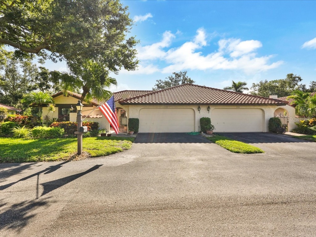 7261 Golf Pointe Way Way Sarasota FL 34243 A4658751 image2