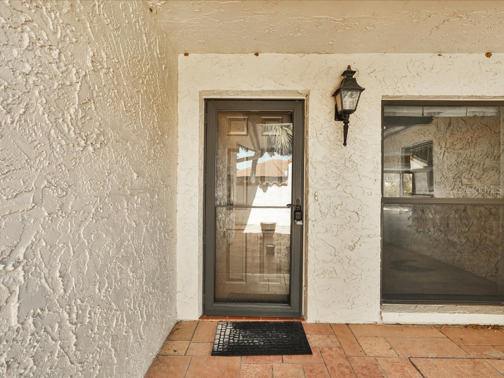 7261 Golf Pointe Way Way Sarasota FL 34243 A4658751 image4