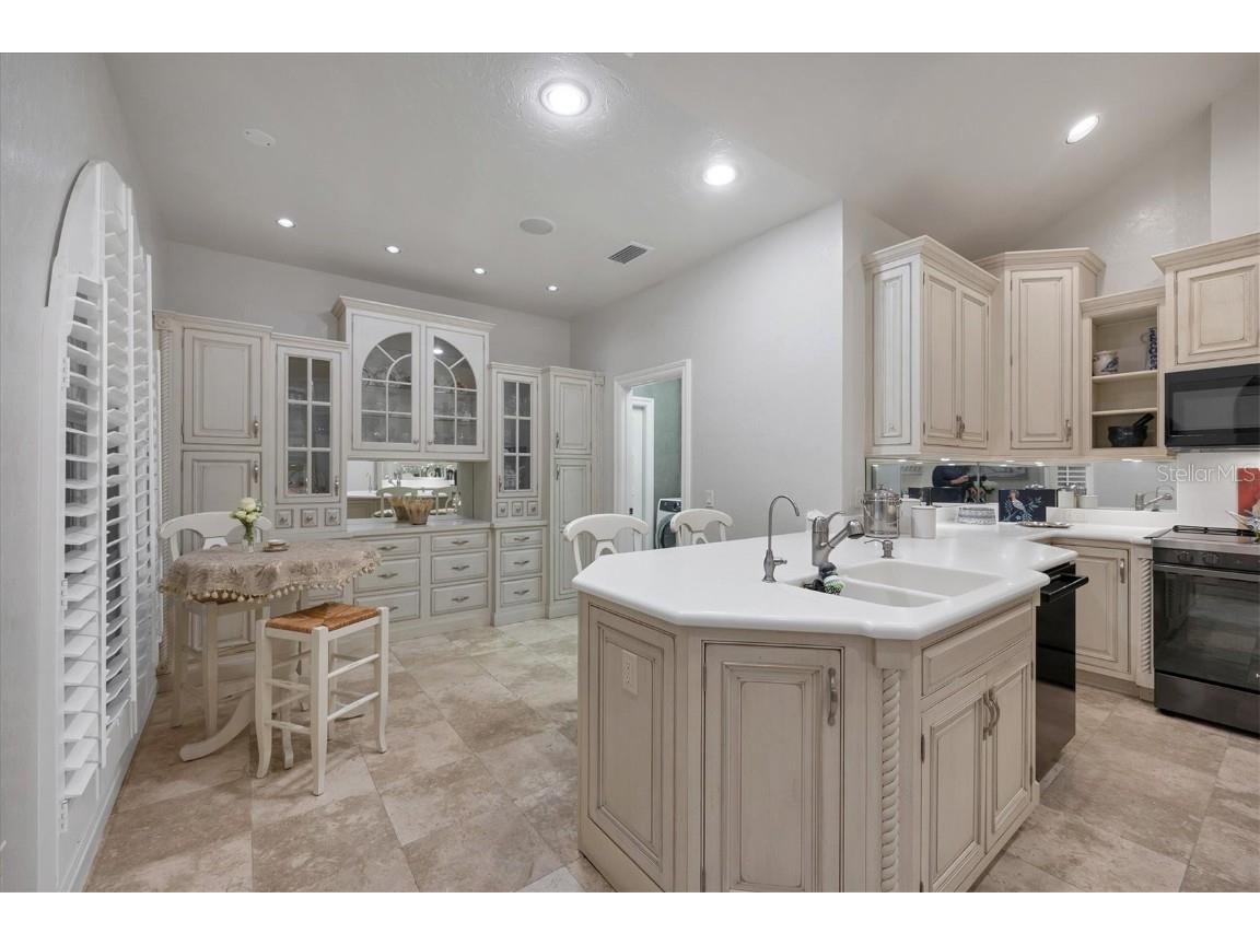 7261 Villa D Este Drive Sarasota FL 34238 A4645986 image9