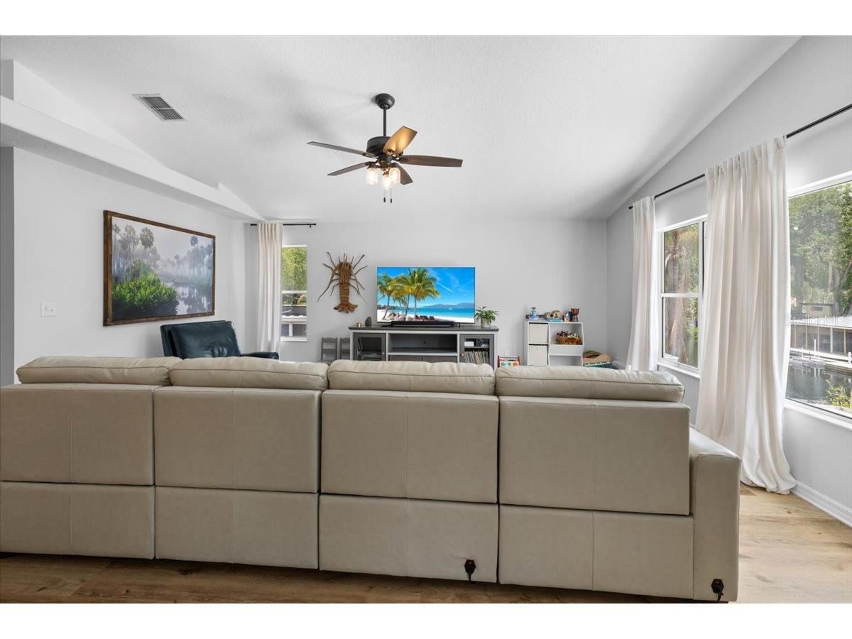 7264 Aberdeen Court Weeki Wachee FL 34607 - WEEKI WACHEE RIVER TB8512787 image12