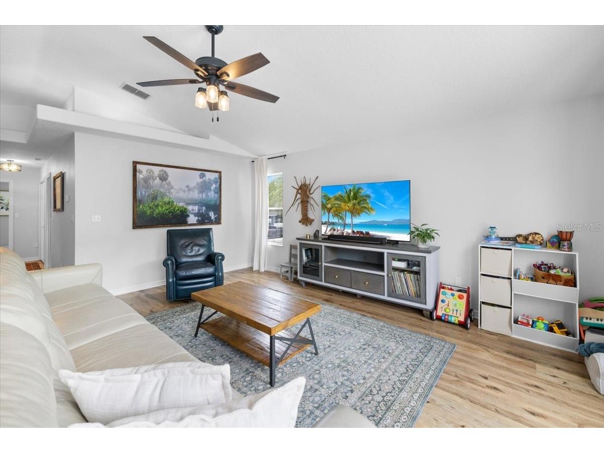 7264 Aberdeen Court Weeki Wachee FL 34607 - WEEKI WACHEE RIVER TB8512787 image13