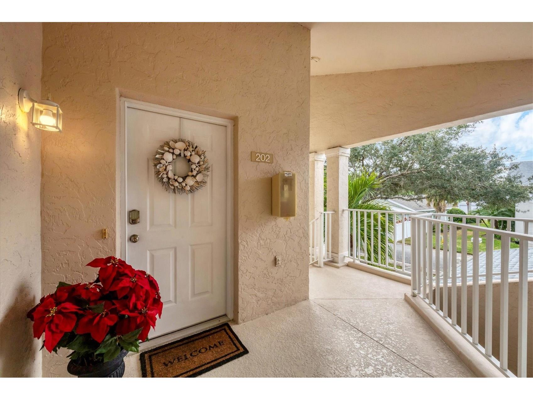 7266 Eleanor Circle #202 Sarasota FL 34243 N6141781 image2