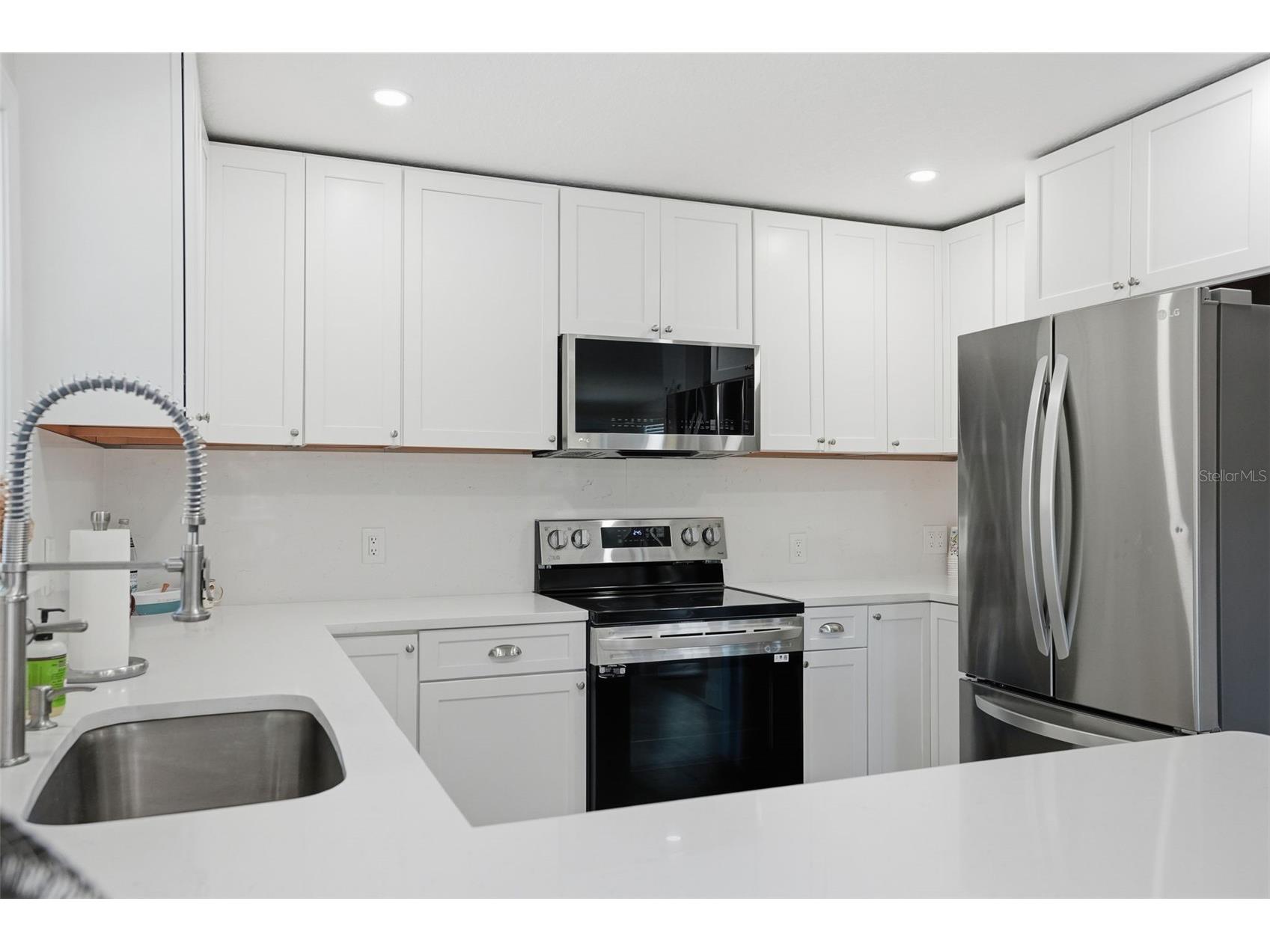 7266 Tropical Drive Weeki Wachee FL 34607 TB8469717 image10