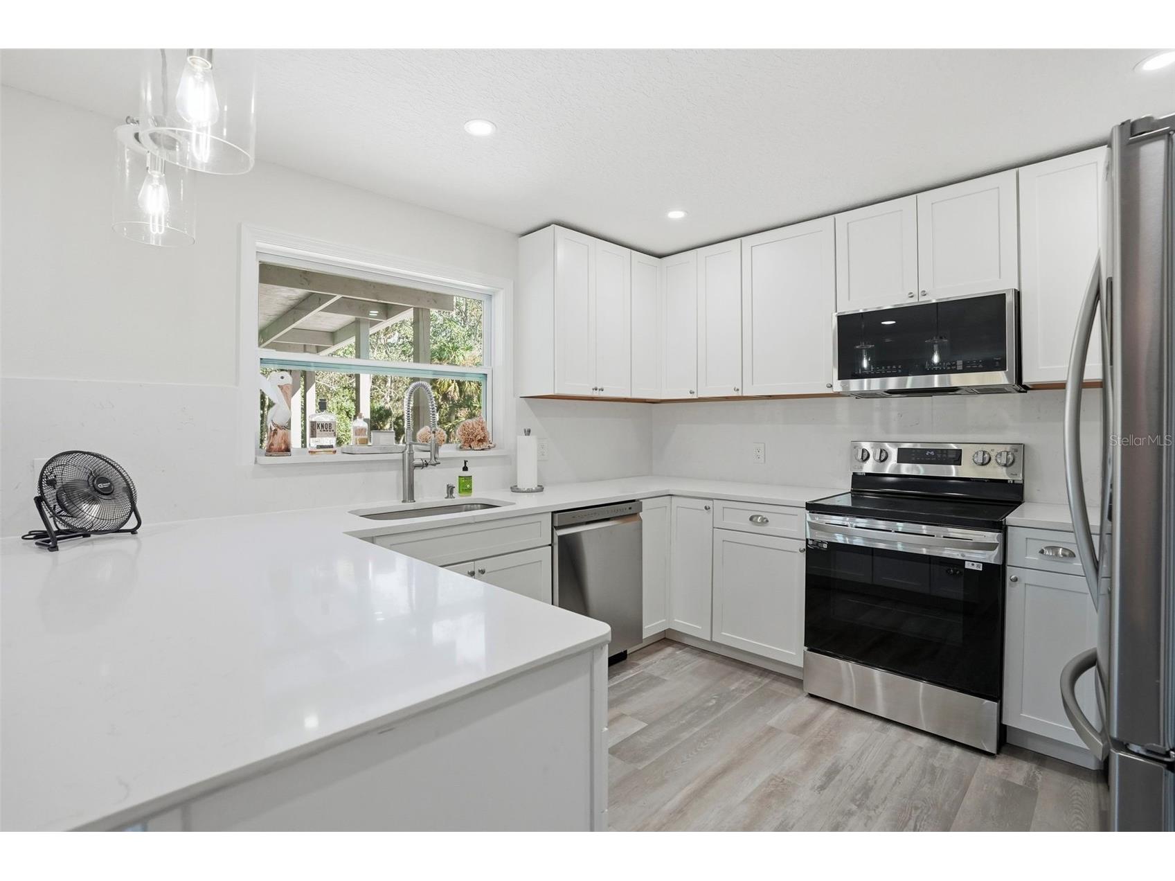 7266 Tropical Drive Weeki Wachee FL 34607 TB8526856 image6
