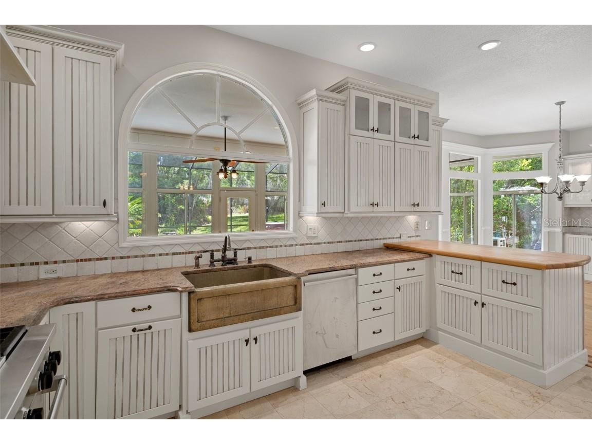 7268 Crystal Spring Run Weeki Wachee FL 34607 W7881287 image32