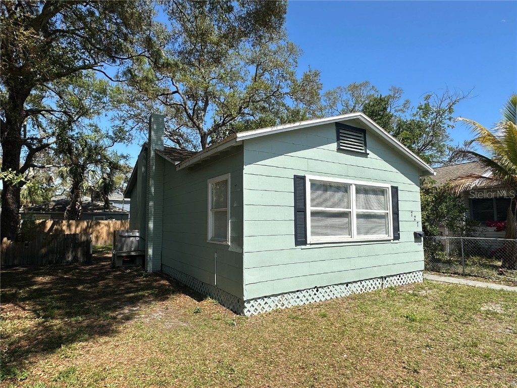 727 19th Avenue S Saint Petersburg FL 33705 T3512410 image1