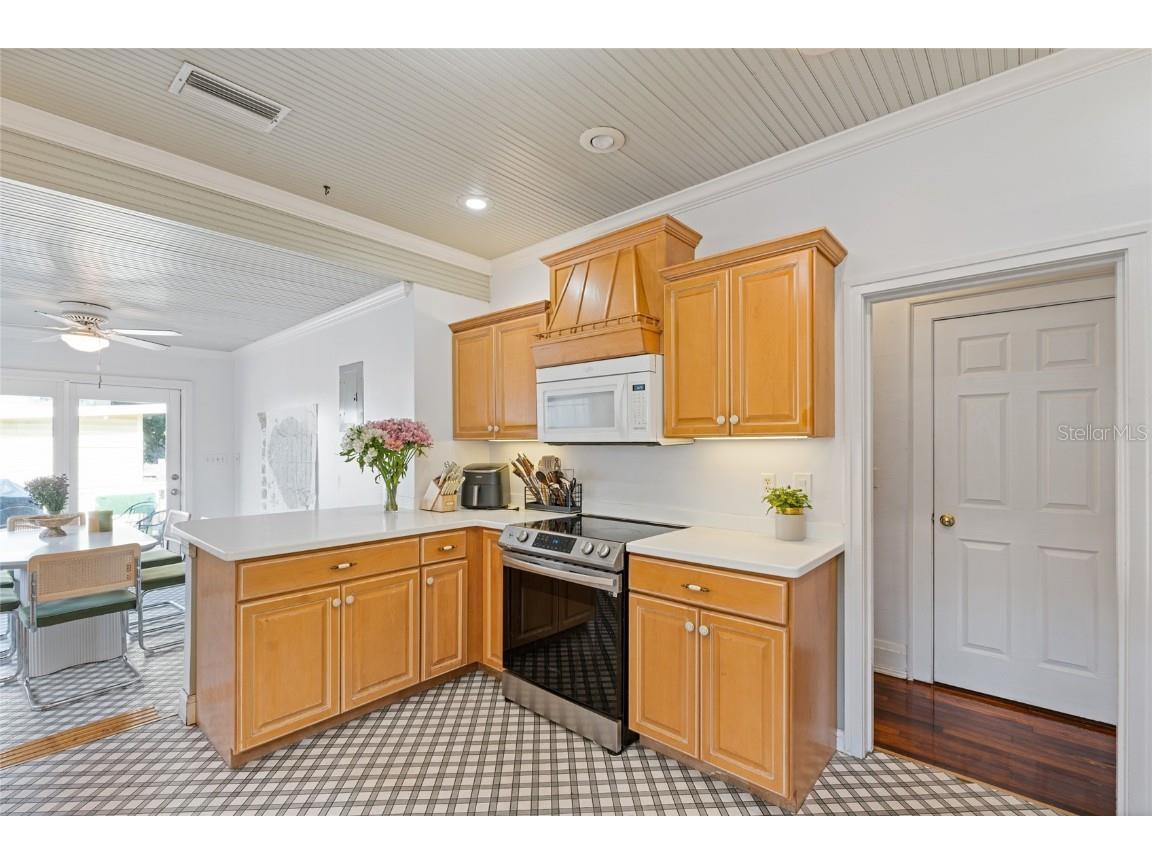 727 23rd Avenue N Saint Petersburg FL 33704 TB8448041 image5