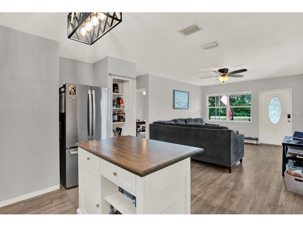 727 54th Avenue N Saint Petersburg FL 33703 TB8436182 image4