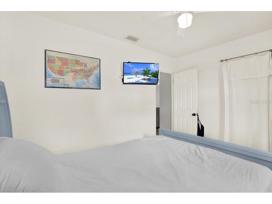 727 54th Avenue N Saint Petersburg FL 33703 TB8436182 image8