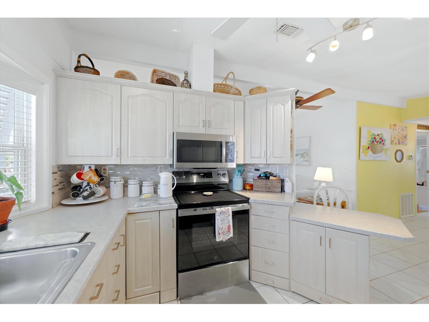 727 Butterfield Circle Englewood FL 34223 D6147001 image5