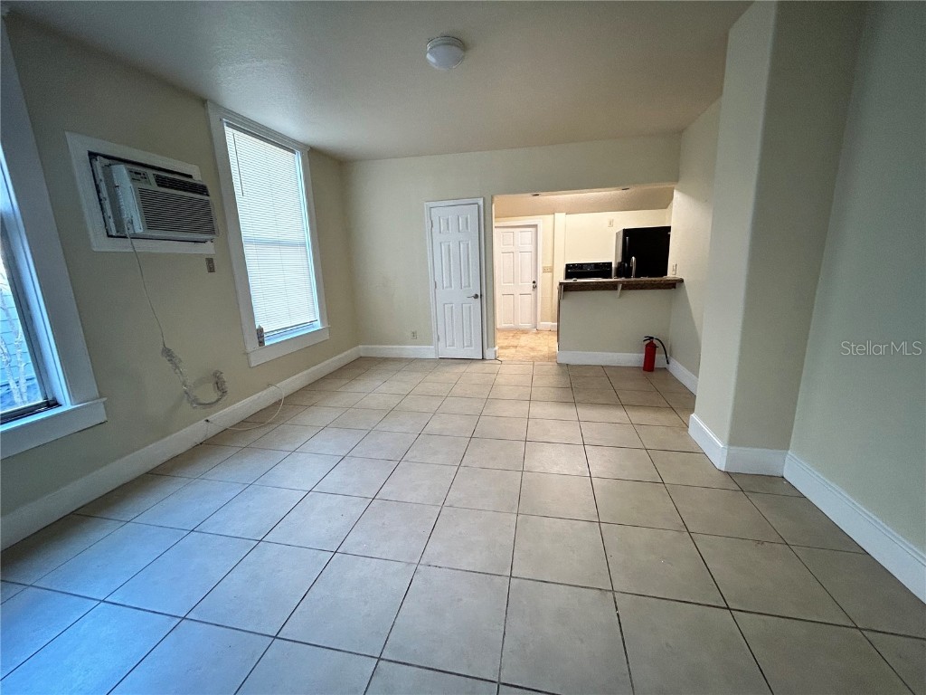 727 Dartmoor Street N #301 Saint Petersburg FL 33701 TB8454988 image3