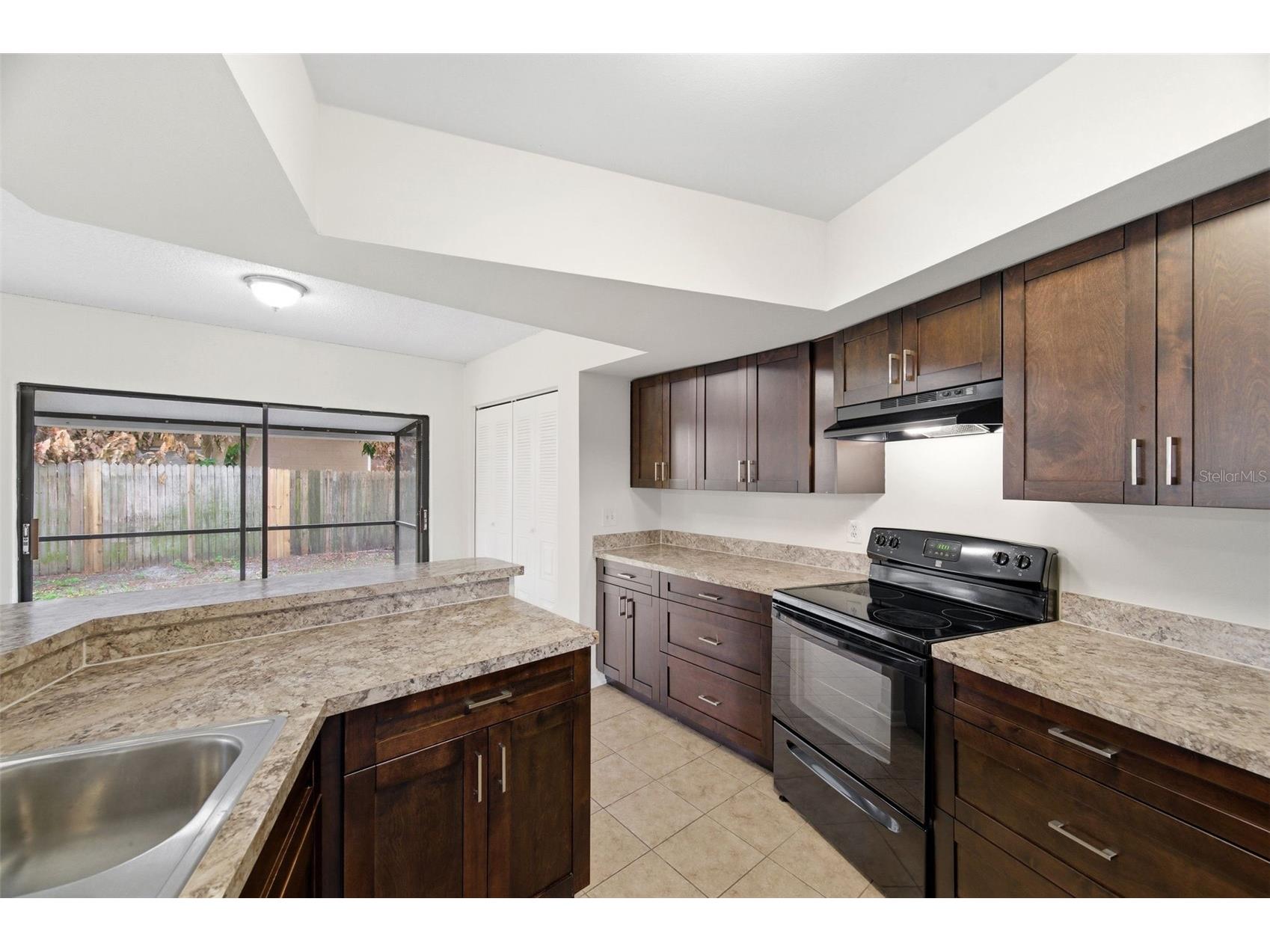 727 Isleton Drive Brandon FL 33511 TB8487982 image16