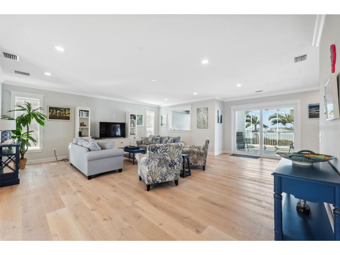 727 Key Royale Drive Holmes Beach FL 34217 TB8348338 image7