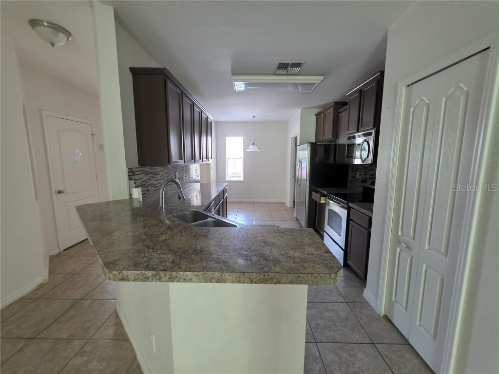 727 Lake Douglas Drive Groveland FL 34736 S5133958 image3