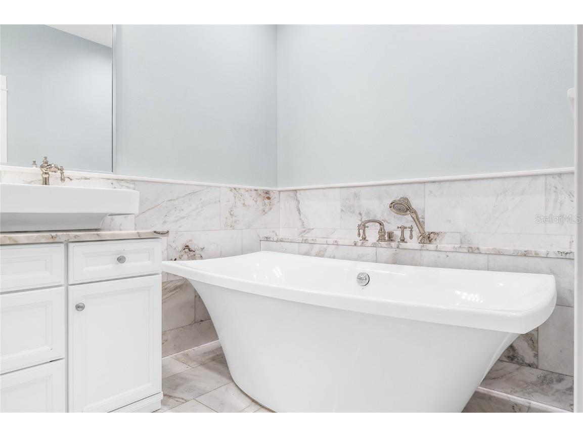 727 Park Lake Circle Orlando FL 32803 - Park O6337477 image23