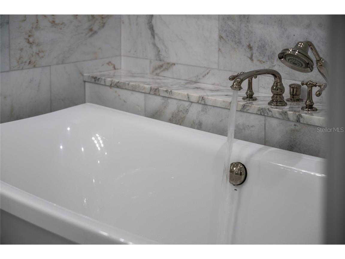 727 Park Lake Circle Orlando FL 32803 - Park O6337477 image24