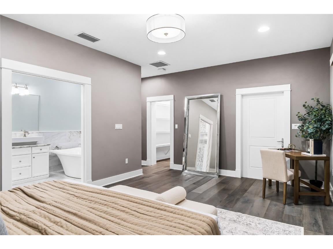 727 Park Lake Circle Orlando FL 32803 - Park O6337477 image25