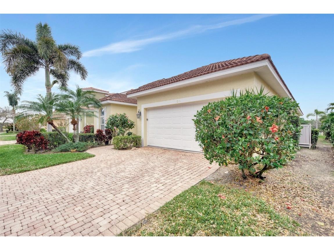7270 Alicante Drive #3 Sarasota FL 34238 A4665768 image2