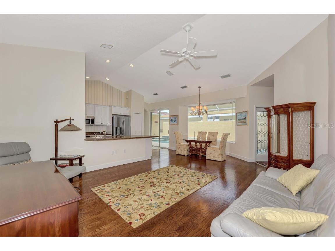 7270 Alicante Drive #3 Sarasota FL 34238 A4665768 image26