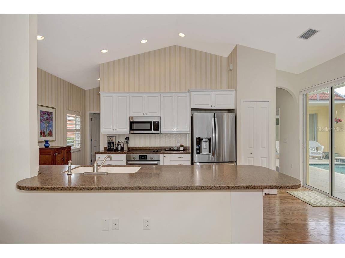 7270 Alicante Drive #3 Sarasota FL 34238 A4665768 image37