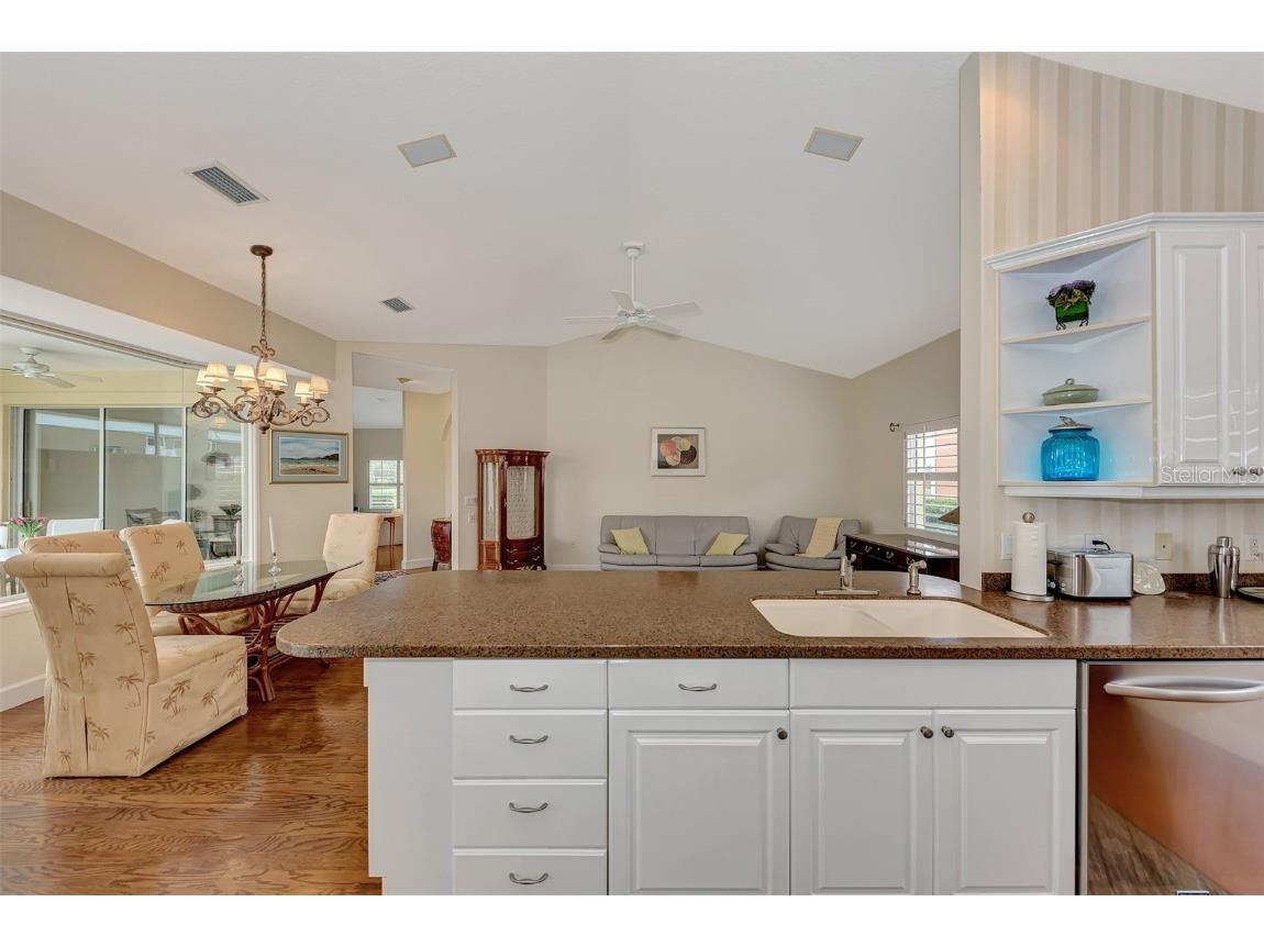 7270 Alicante Drive #3 Sarasota FL 34238 A4665768 image46