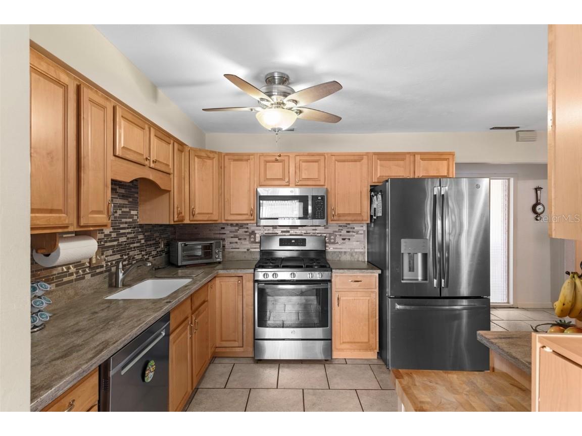 7276 21st Street N Saint Petersburg FL 33702 TB8392532 image7