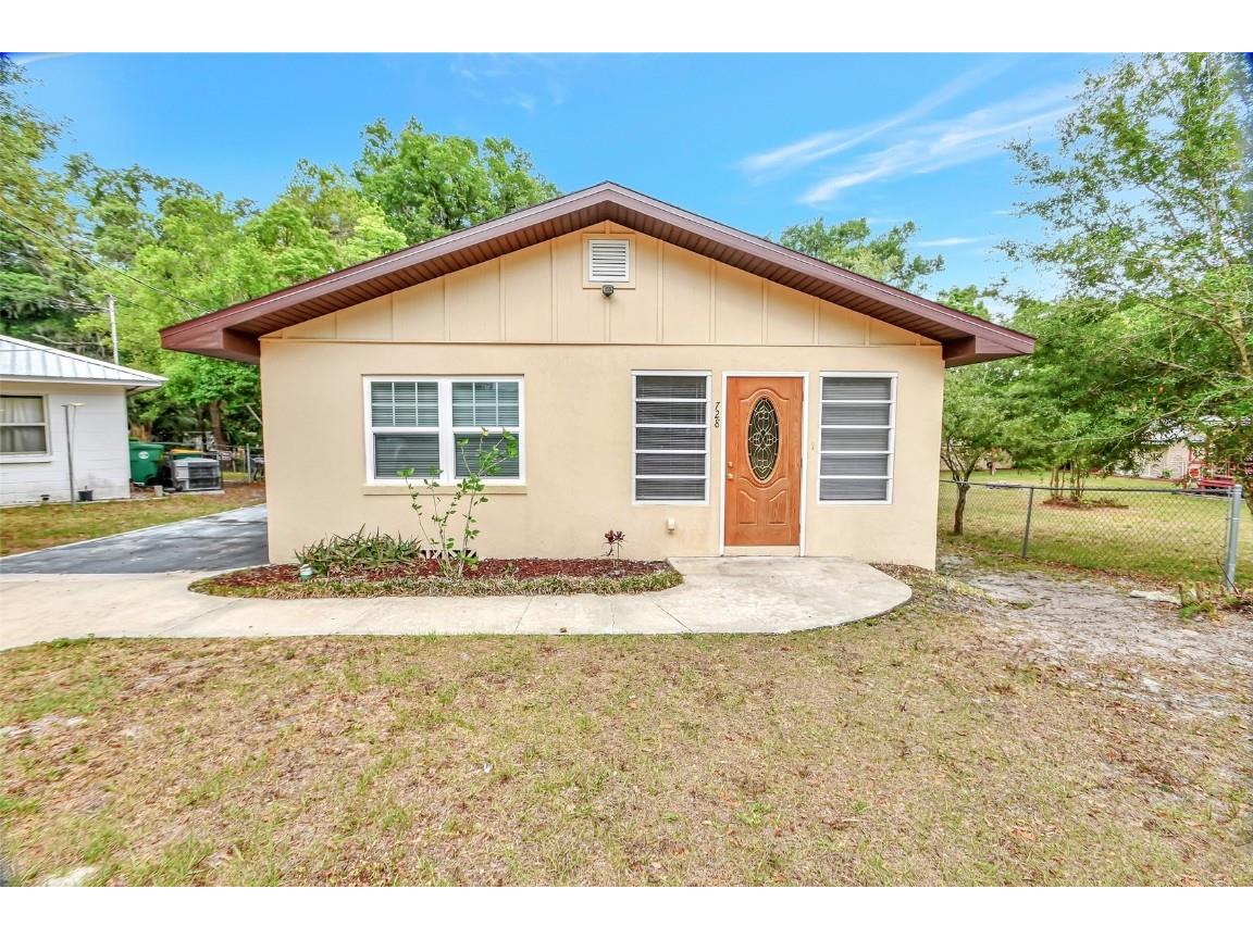 728 E Ohio Avenue Deland FL 32724 V4936234 image1
