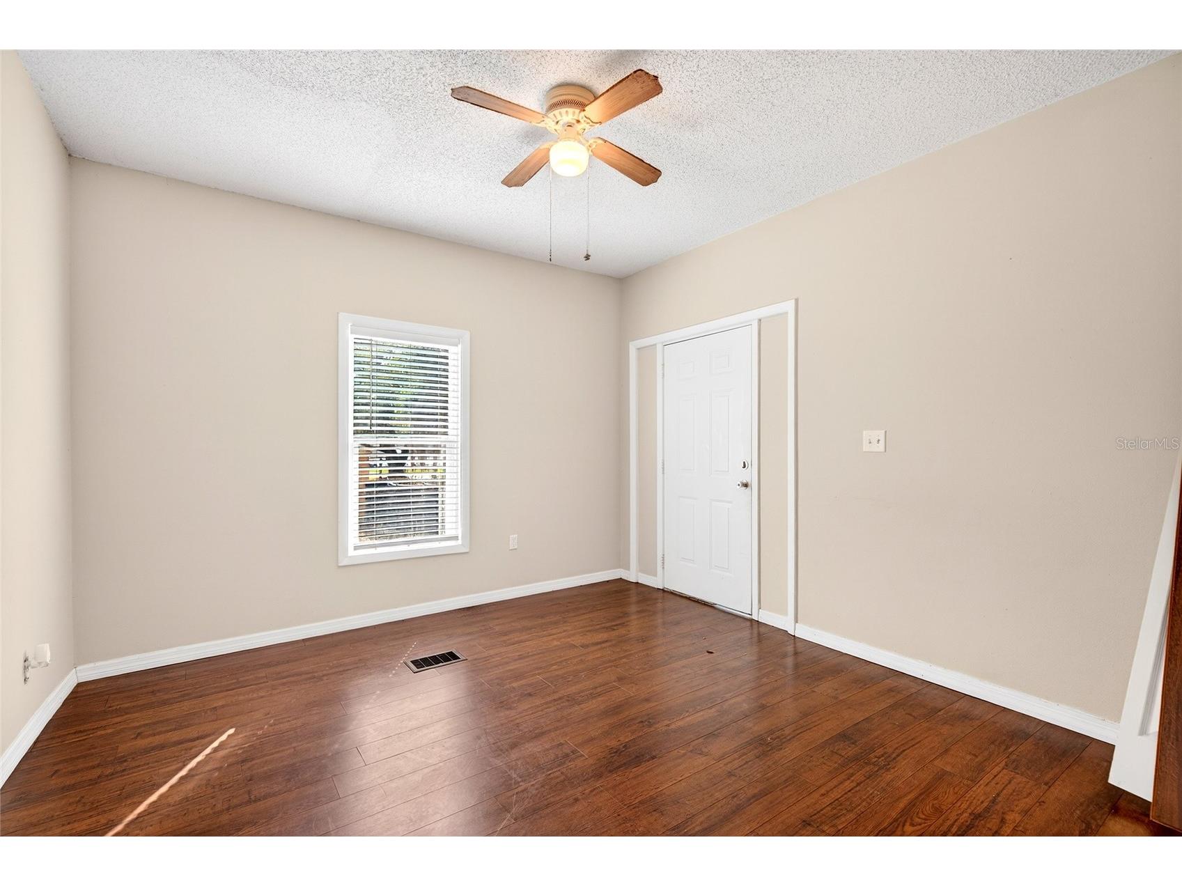 728 Mckenzie Street Leesburg FL 34748 OM719843 image5