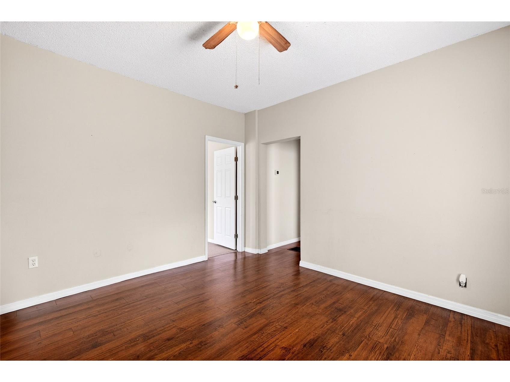 728 Mckenzie Street Leesburg FL 34748 OM719843 image6