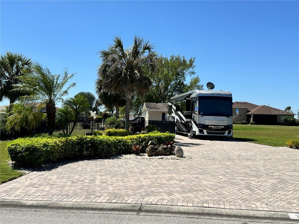 728 Teaberry Trail Polk City FL 33868 L4955570 image2