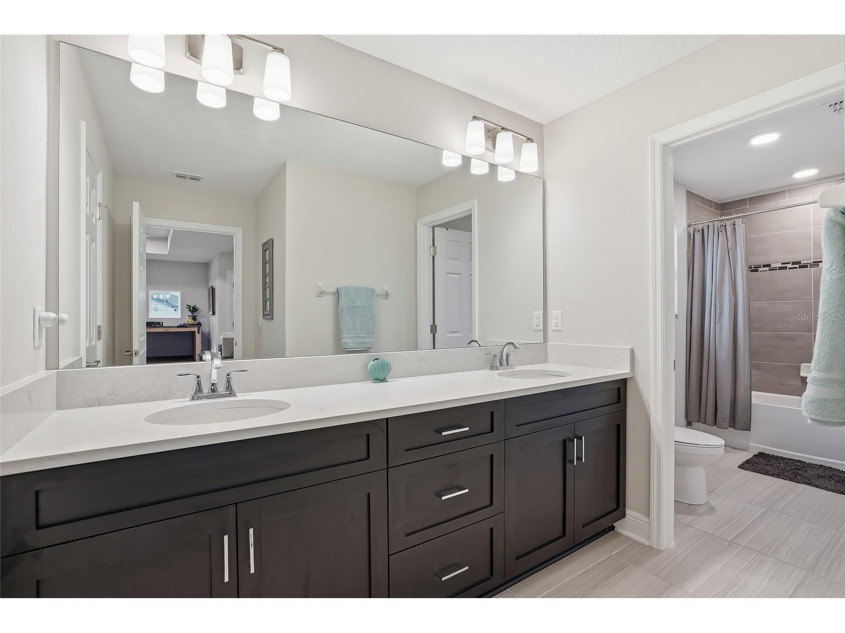 7284 Notched Pine Bend Wesley Chapel FL 33545 A4693673 image40