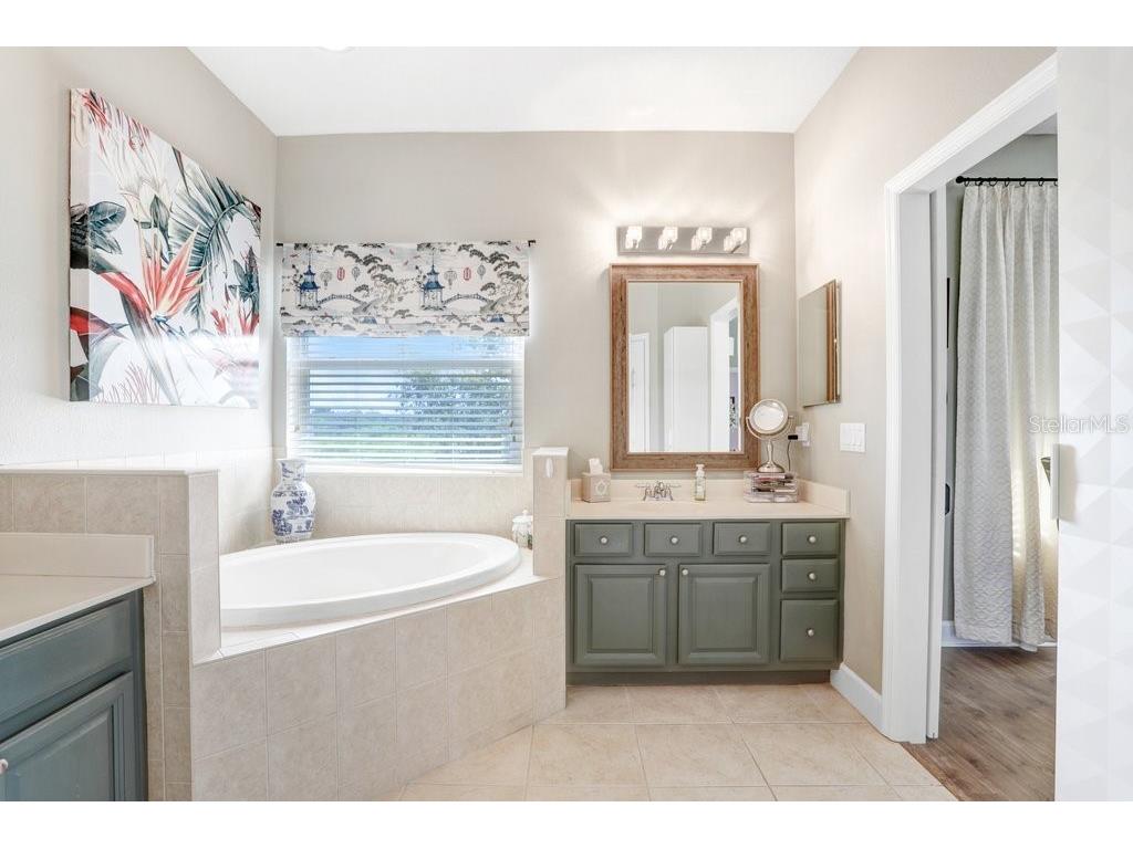 7285 Islamorada Circle Seminole FL 33777 T3537295 image1