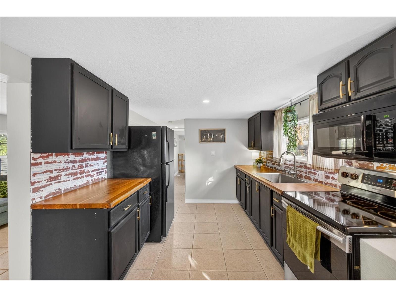7286 Aberdeen Court Weeki Wachee FL 34607 - WEEKI WACHEE RIVER TB8476433 image5