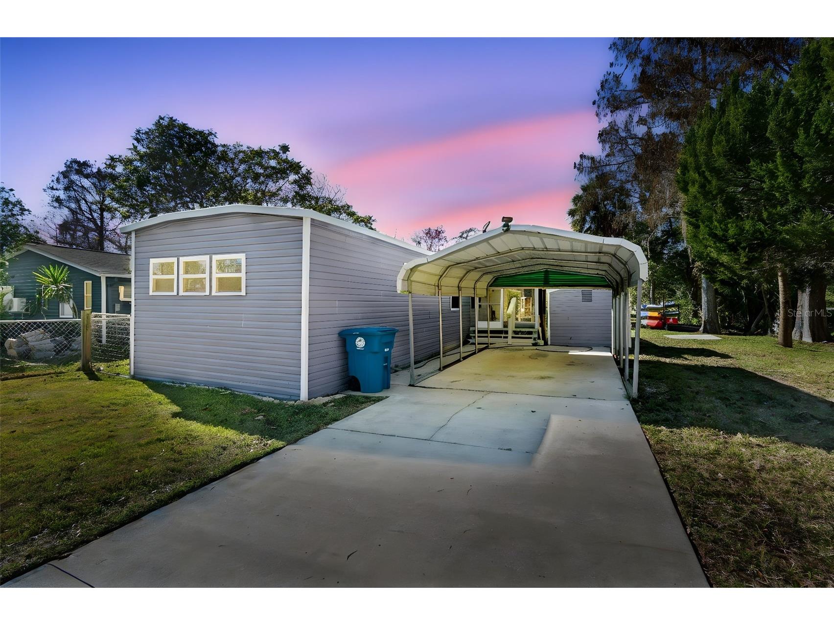 7287 Aberdeen Court Weeki Wachee FL 34607 - WEEKI WACHEE RIVER W7882316 image1