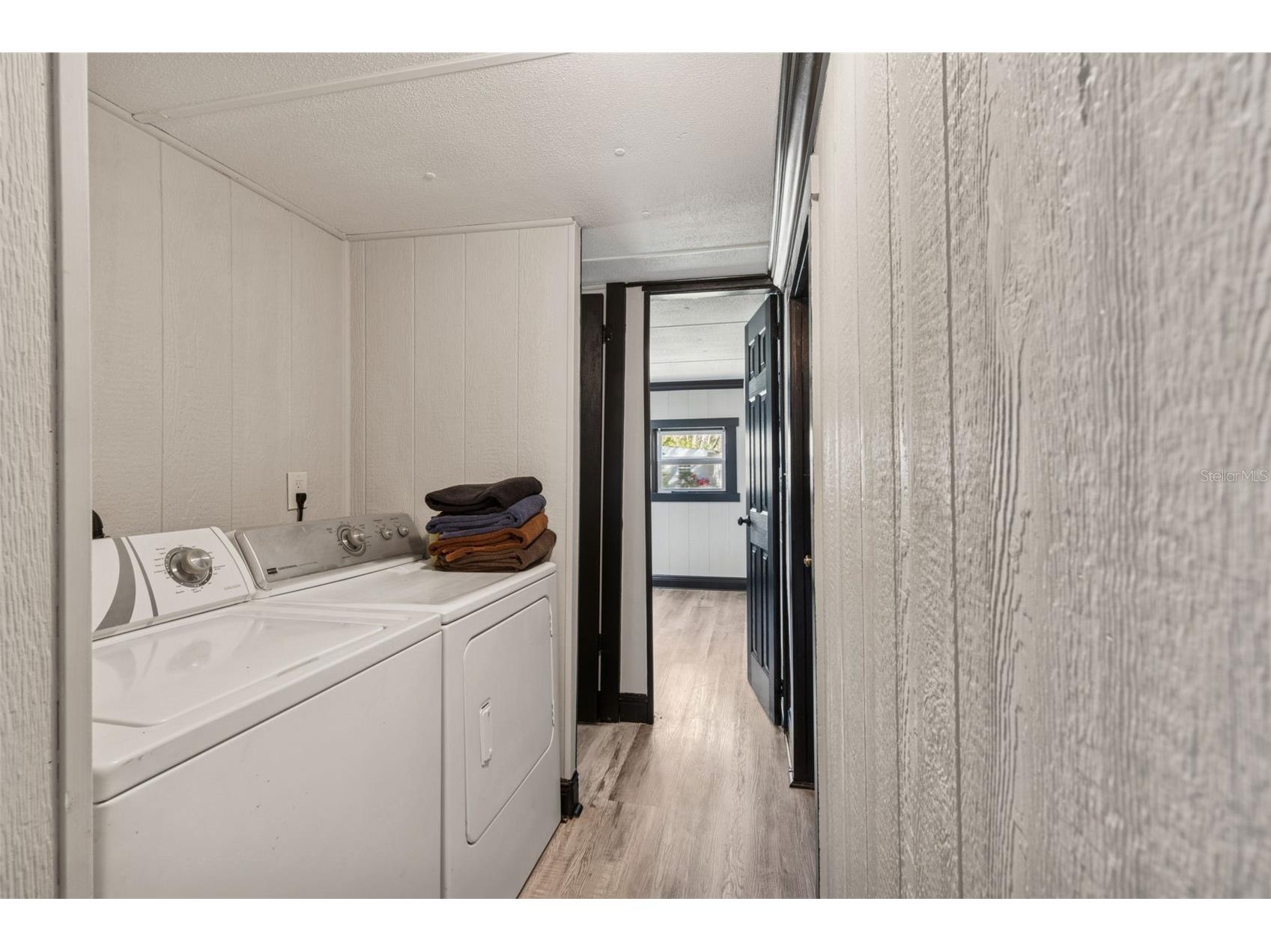 7287 Aberdeen Court Weeki Wachee FL 34607 - WEEKI WACHEE RIVER W7882316 image24