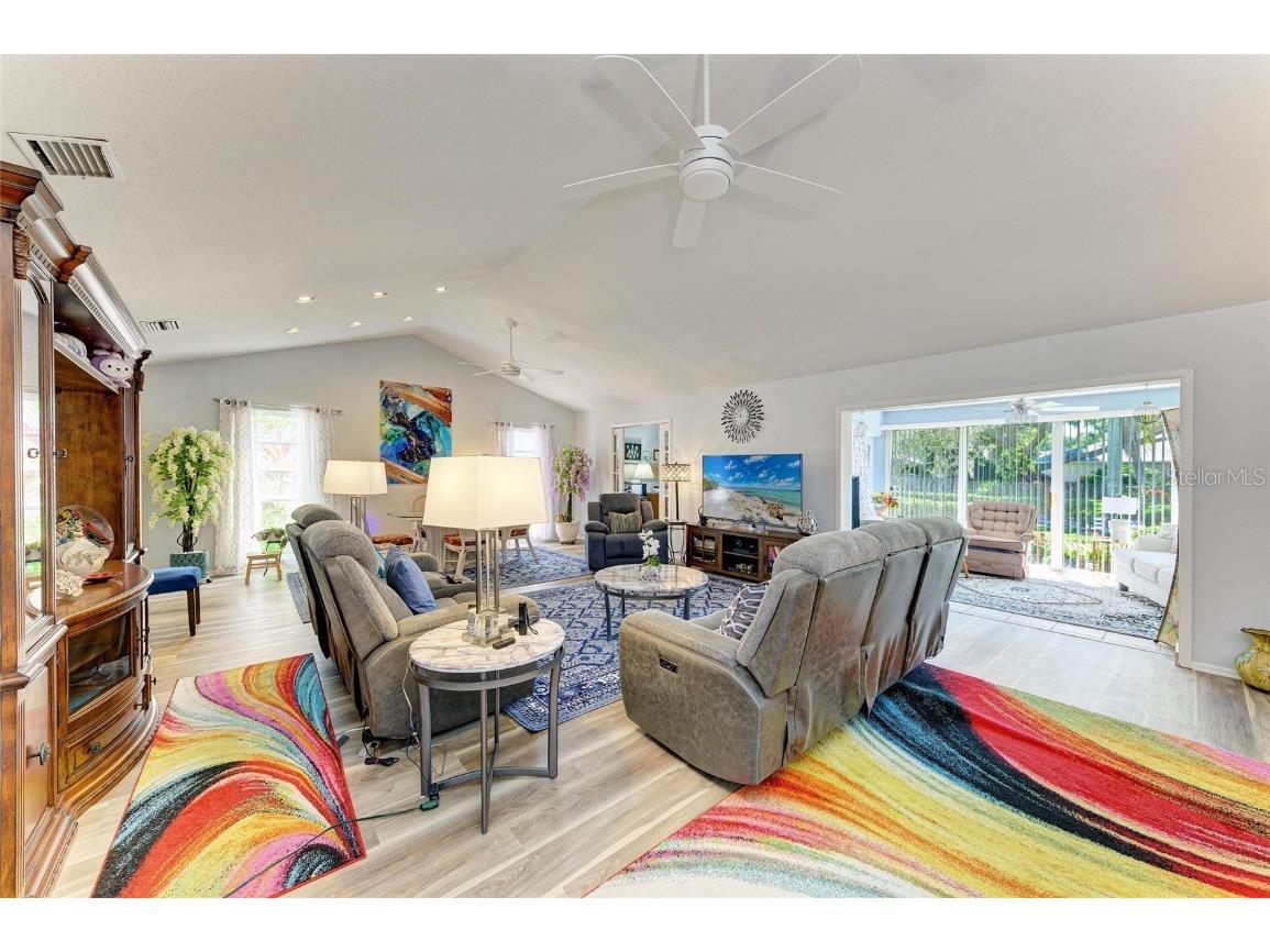 7287 Eleanor Circle Sarasota FL 34243 A4668567 image11