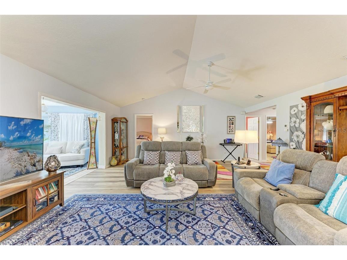 7287 Eleanor Circle Sarasota FL 34243 A4668567 image14