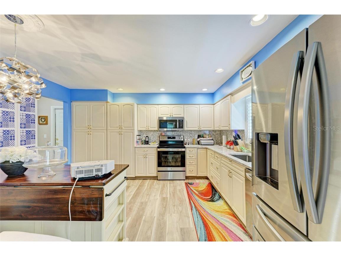 7287 Eleanor Circle Sarasota FL 34243 A4668567 image17