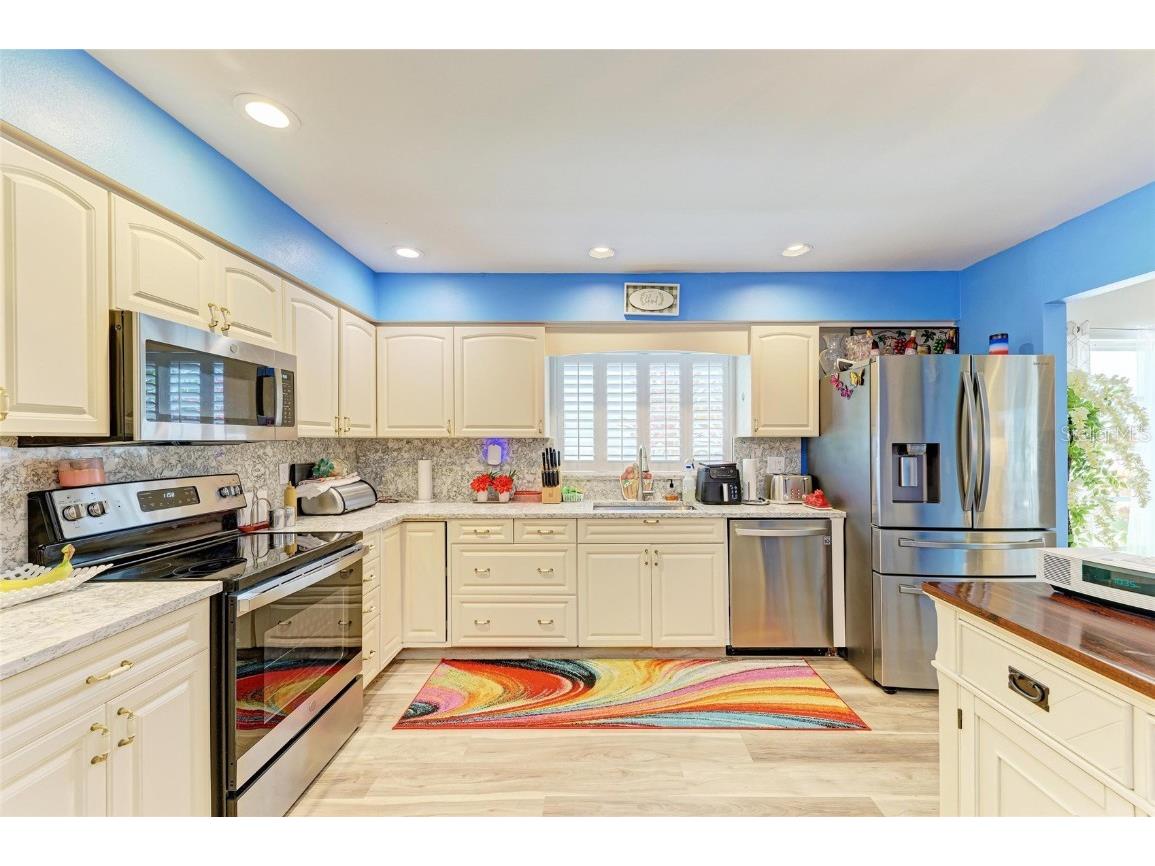 7287 Eleanor Circle Sarasota FL 34243 A4668567 image18