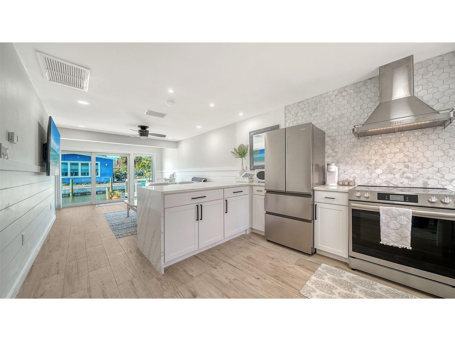 729 Saint Judes Drive S #3 Longboat Key FL 34228 A4685189 image11