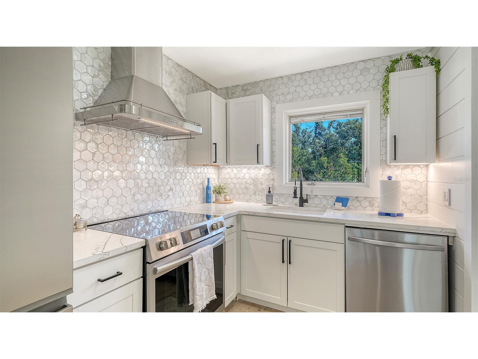 729 Saint Judes Drive S #3 Longboat Key FL 34228 A4685189 image26