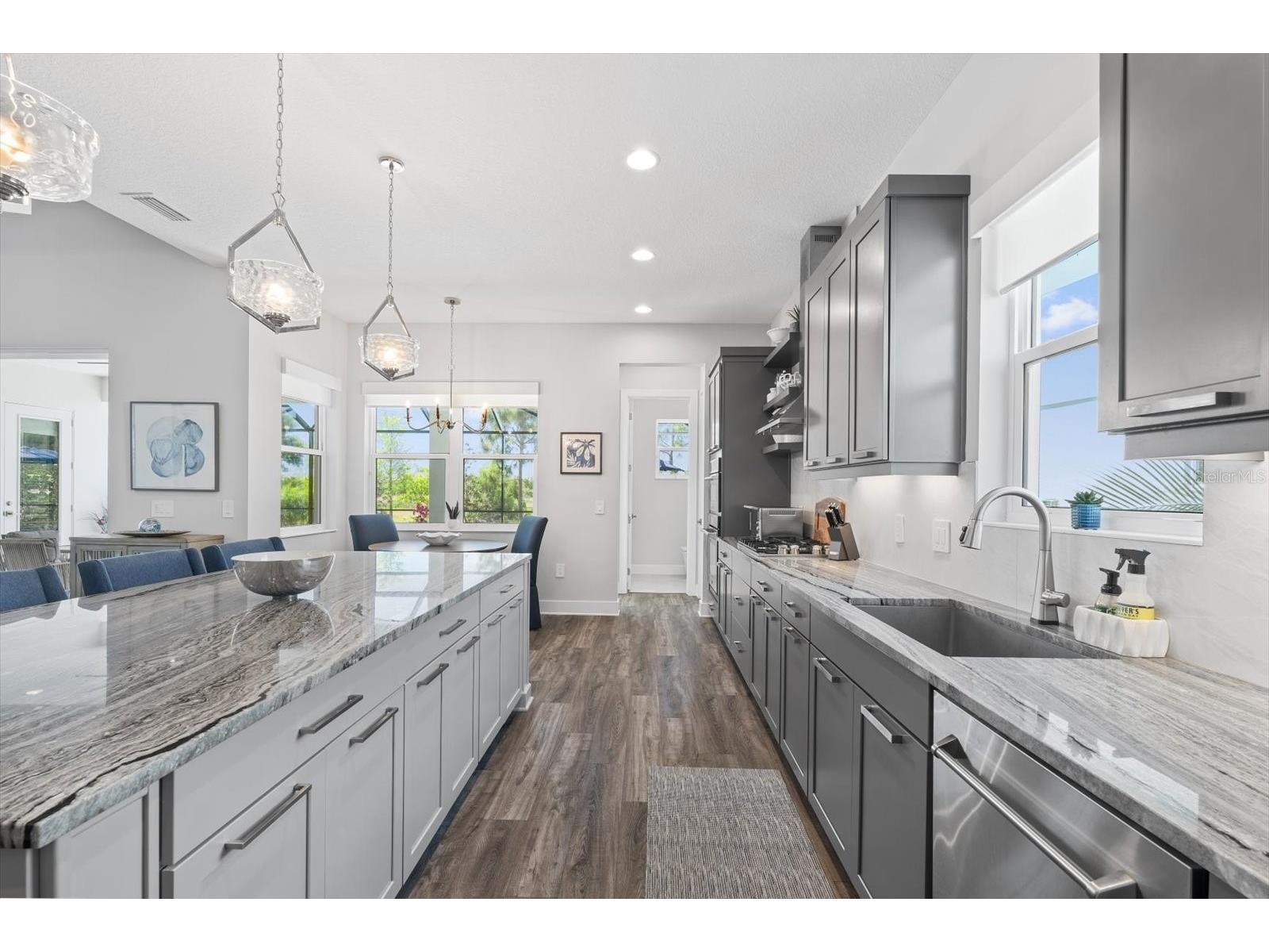 729 Tailwind Place Sarasota FL 34240 A4699054 image5