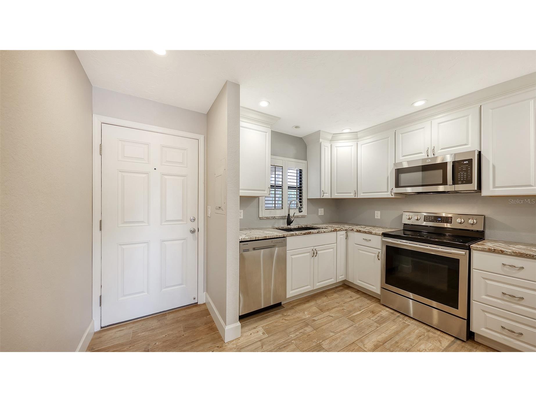 7291 Cloister Drive #222 Sarasota FL 34231 A4691248 image3